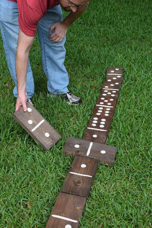 GIANT DOMINOES